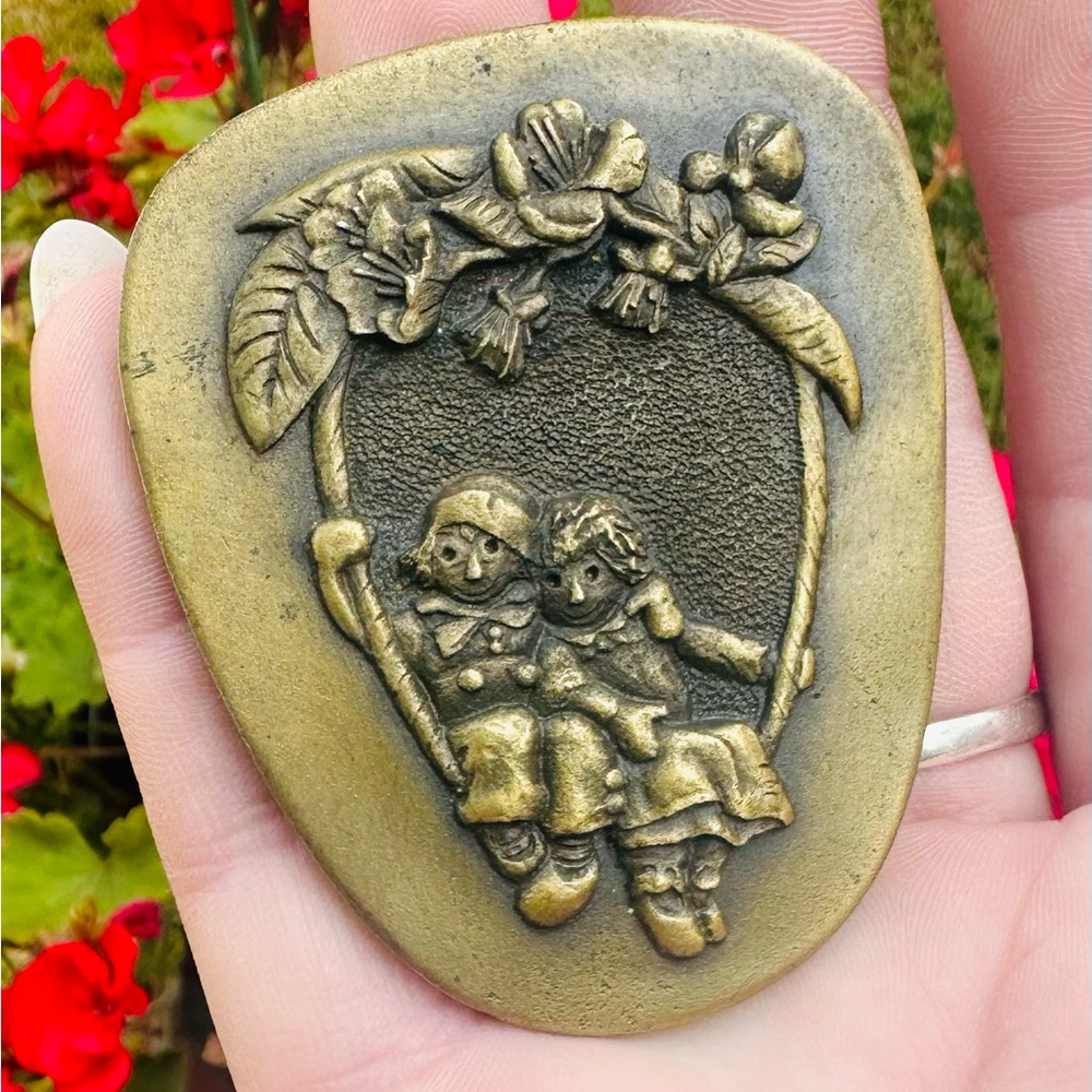 RARE VINTAGE Raggety Anne & Andy Brass Belt Buckle